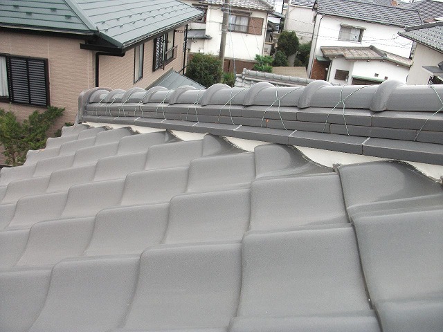 名古屋市守山区で瓦屋根の谷板金（谷樋）と周囲の瓦を点検しました